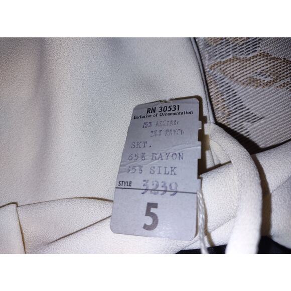 Vintage Cream Black Party Dress NWT Bow Tiered Skirt Size 5 Rayon Silk Flaws - Picture 8 of 9